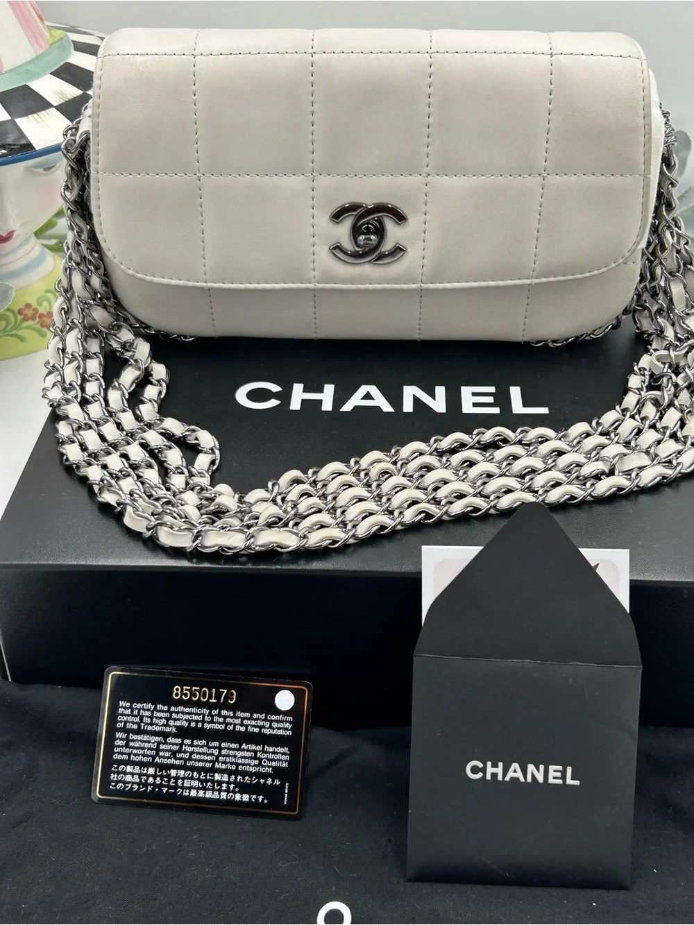 CHANEL absolutely pristine